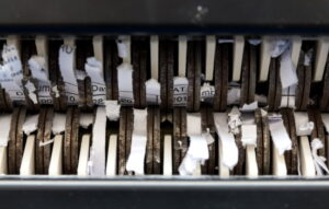 Shredder Machine คืออะไร ? เปิดวิธีทำลายข้อมูลถาวร ปลอดภัยเปิดวิธีทำลายข้อมูลถาวร